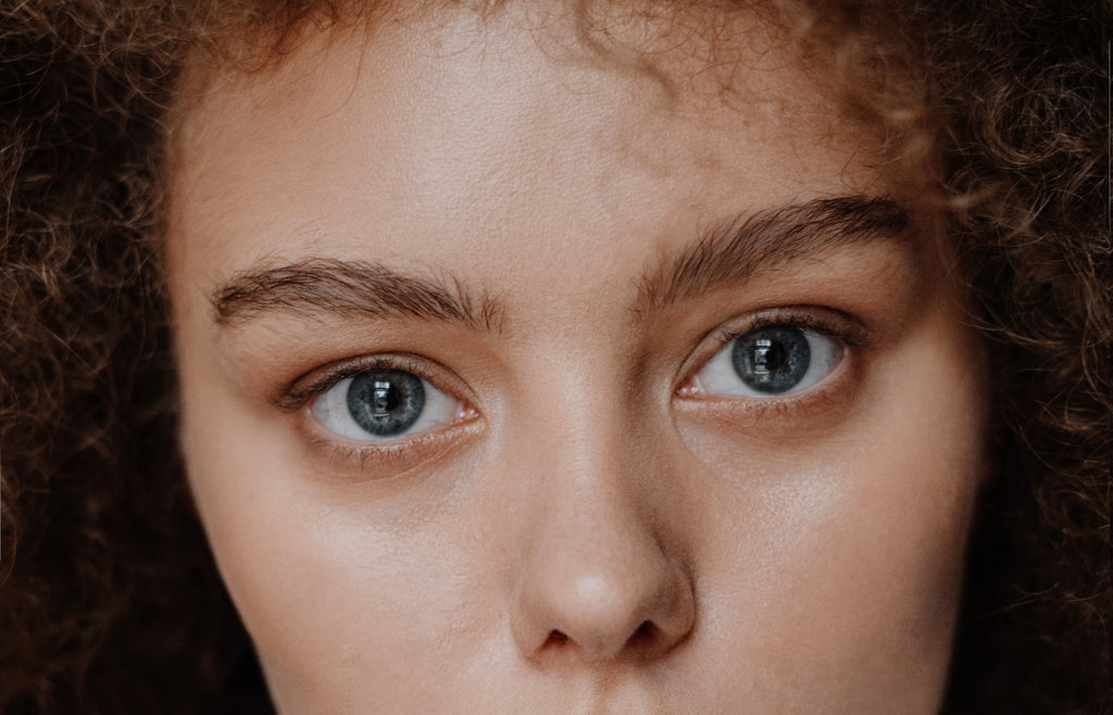 The Safest Non-Invasive Solution to Re-contouring Your Upper Eyelid