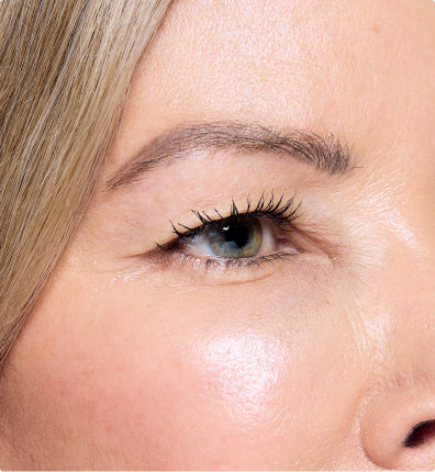 Place the strip along the natural crease of the eyelid.